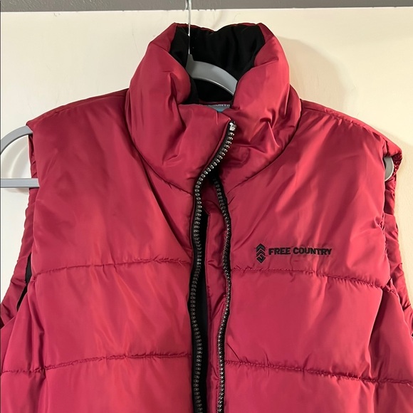Berry colored Free Country puffer vest - Picture 2 of 5